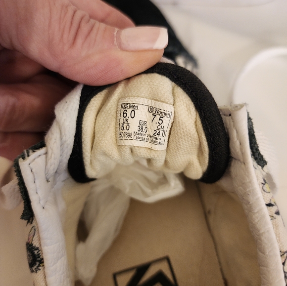 Vans Kids Old Skool Paradise Floral Skate Shoe Orchid True White Size 7.5 Womens - Picture 4 of 5